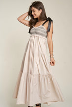 Load image into Gallery viewer, Keep it Chic Maxi Dress
